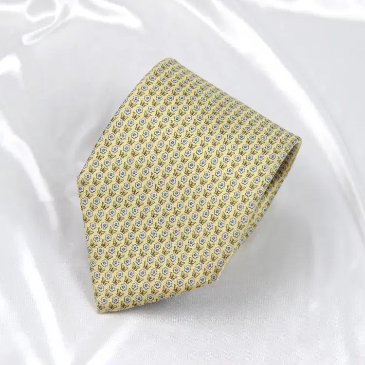 페라가모 9.4cm A등급 남자 명품넥타이