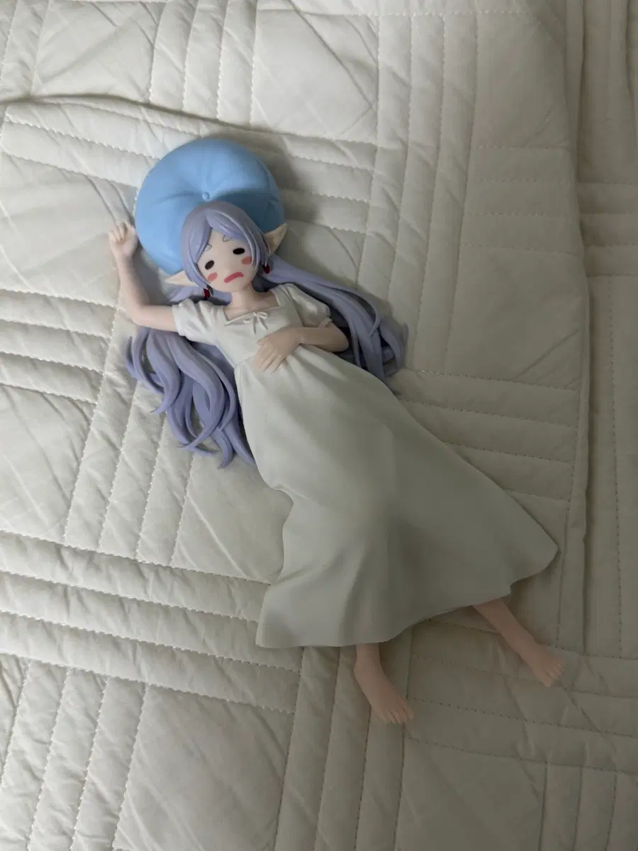 장송의 프리렌 세가 유메미라이즈 낮잠 피규어