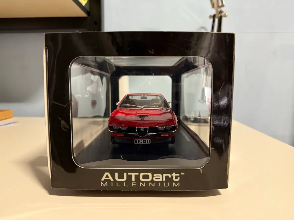 1/18 autoart alfa romeo montreal red