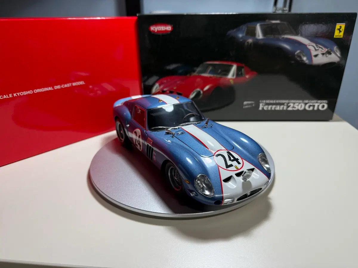 1/18 kyosho ferrari 250 gto #24 blue