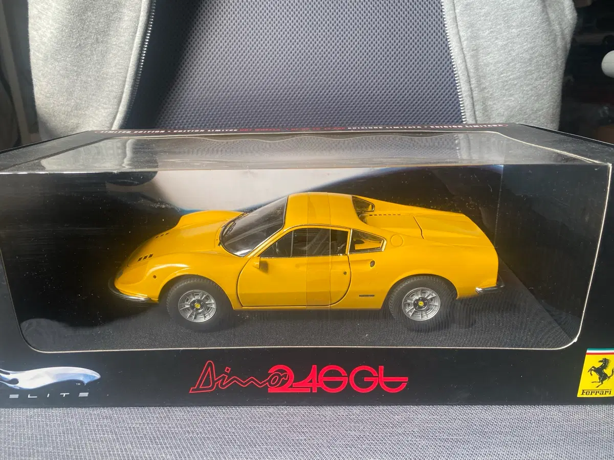 1/18 hotwheels elite ferrari dino 246 gt yellow