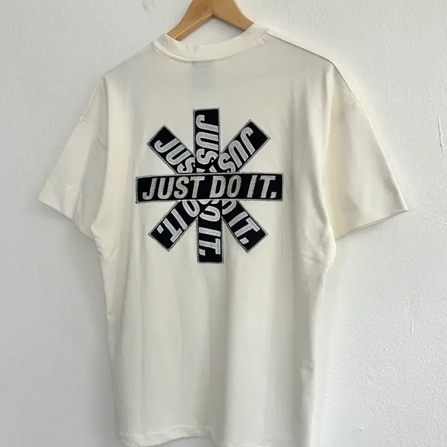 나이키 NSW 헤리티지 티셔츠