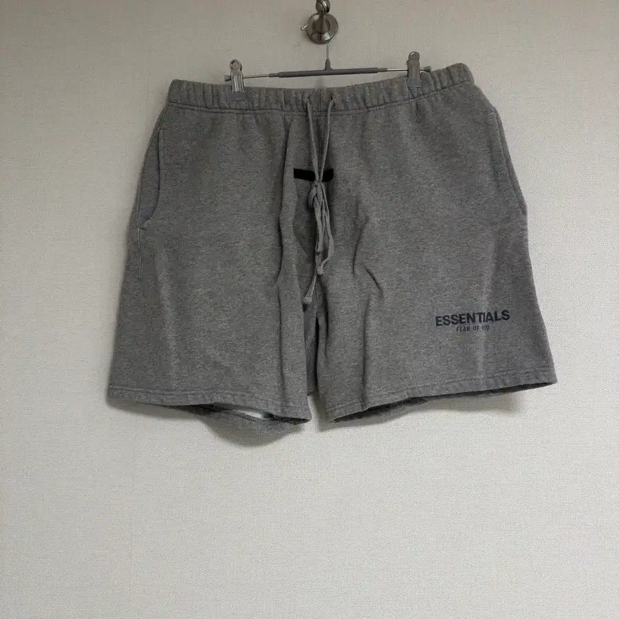 [L] 피오갓에센셜 스웨트 쇼츠 그레이