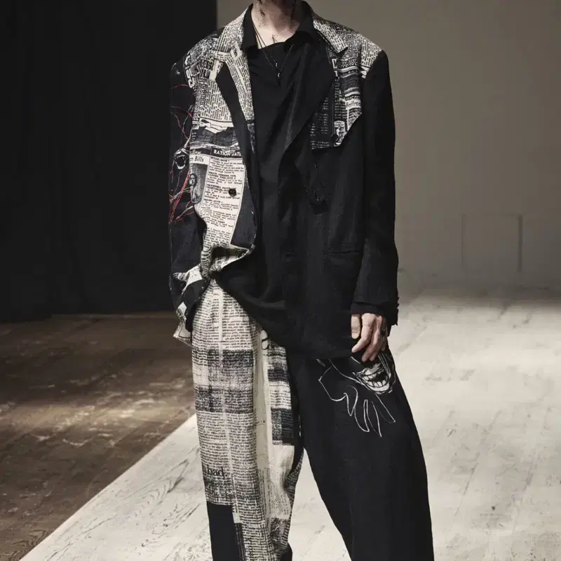 요지야마모토 뿌르옴므 22ss Look 15 뉴스페이퍼 자켓