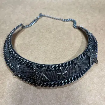 ZARA 스타 모티브 초커 목걸이