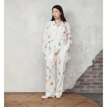Common Noun 'FLOWER' Kana Akiyama 팬츠