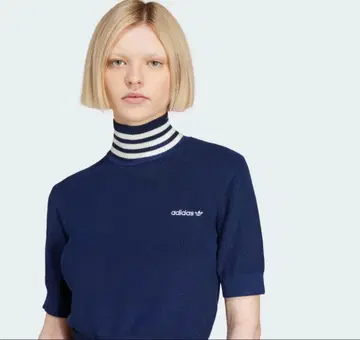 adidas 네이비 하이넥 숏 기장 스웨터 M