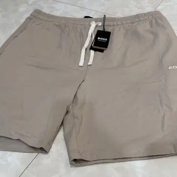 BOSS 휴고보스 숏팬츠 베이지