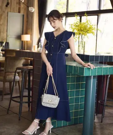 PROPORTIONBODYDRESSING 프론트 버튼 스티치 원피스