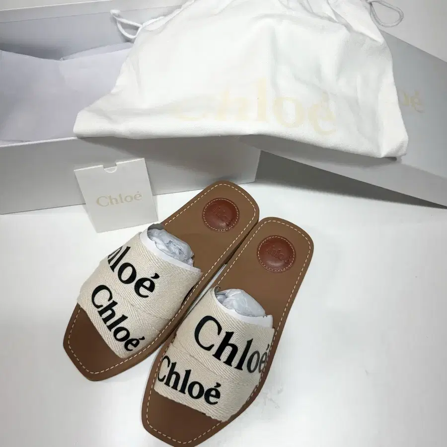 끌로에 우디 슬리퍼 새상품 팔아요!