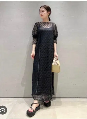 LILY BROWN 크로셰 라이크 원피스