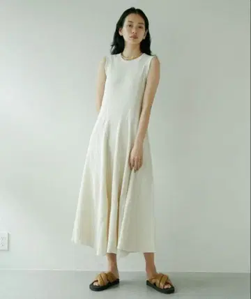 GALLARDAGALANTE 슬리브리스 서멀 플레어 원피스