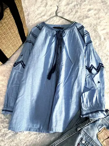 ZARA BASIC 자수 블라우스 라이트 블루 태슬 포함 M 자수