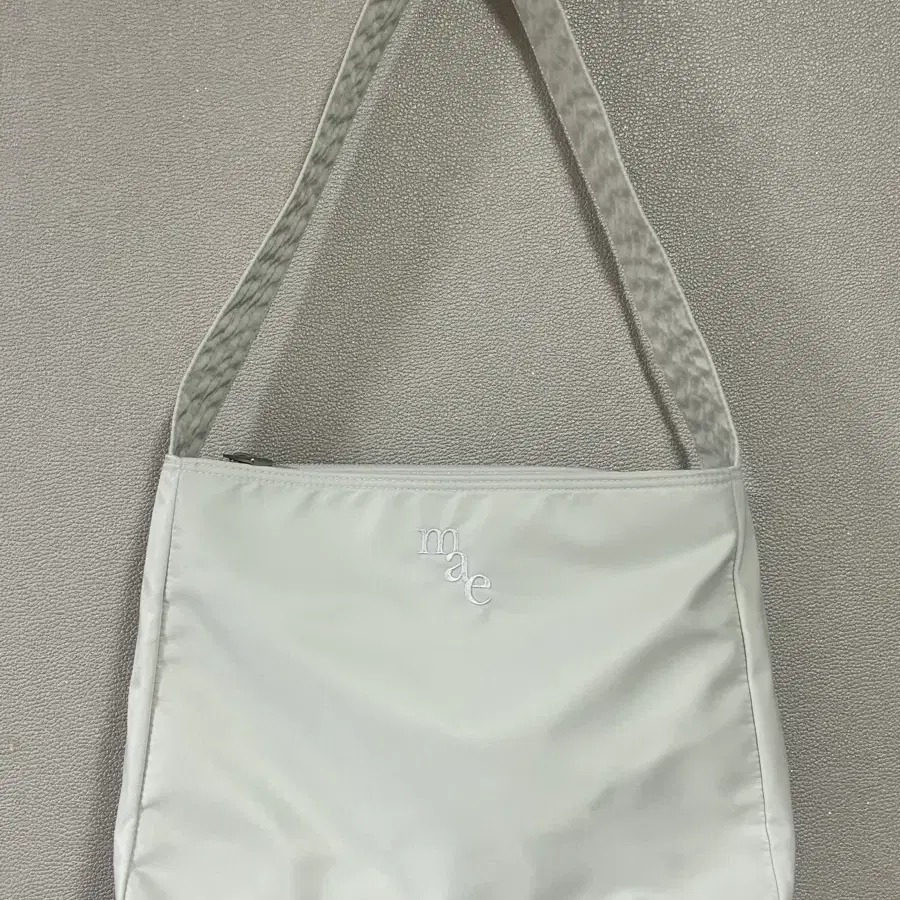 무쿠앤에보니 컴피백 웜그레이 숄더백 comfy bag warm grey
