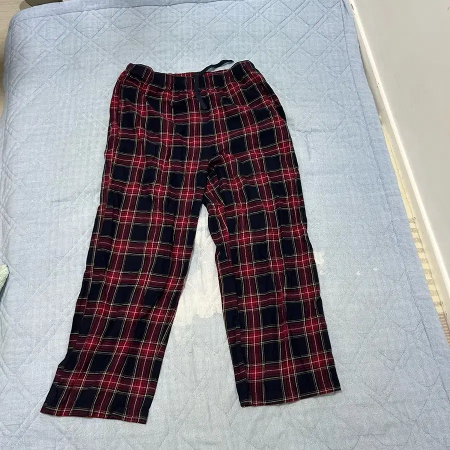 빨강 체크무늬 바지