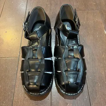 니센 구르카 샌들
