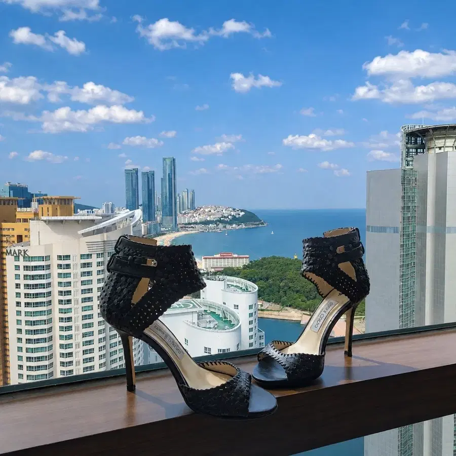 지미추(JIMMY CHOO) 런던 오픈토 앵클 스트랩 하이힐 36반 (235~240mm)