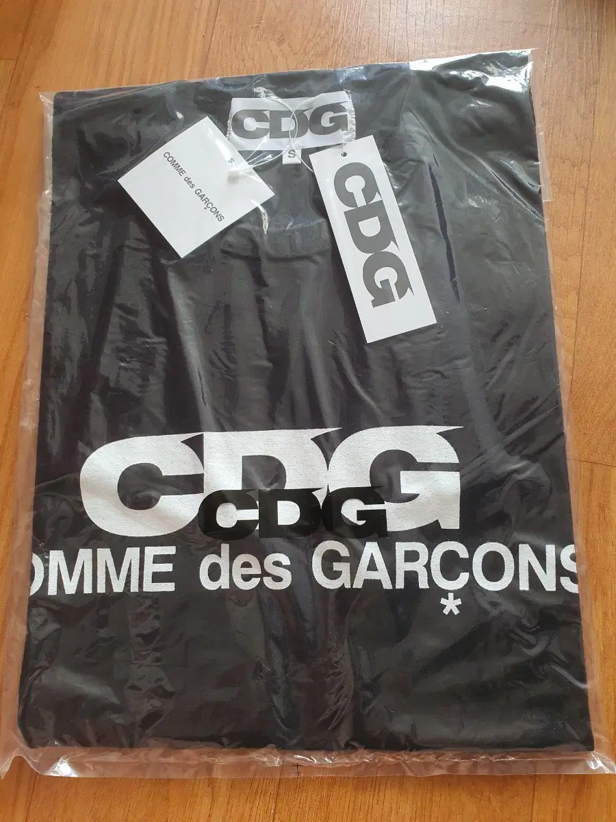 CDG 꼼데가르송 반팔 티셔츠 블랙 S사이즈