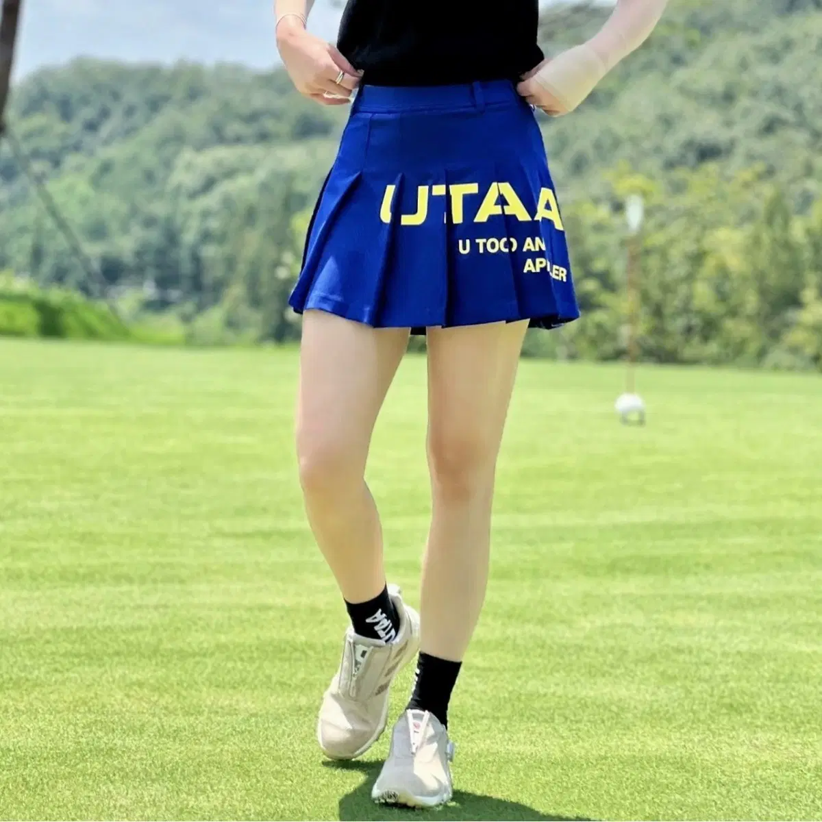 유타 브리에 빅 로고 심볼 숏 스커트