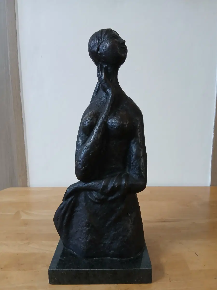 여인상