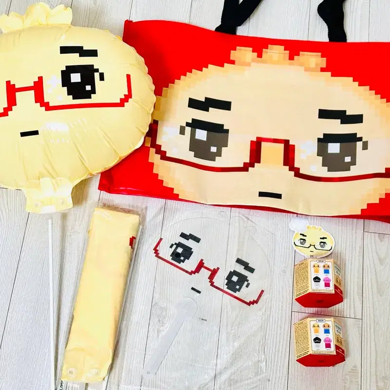 안경만두 팝업 더현대 특전 리무버블 스티커 풍선 부채