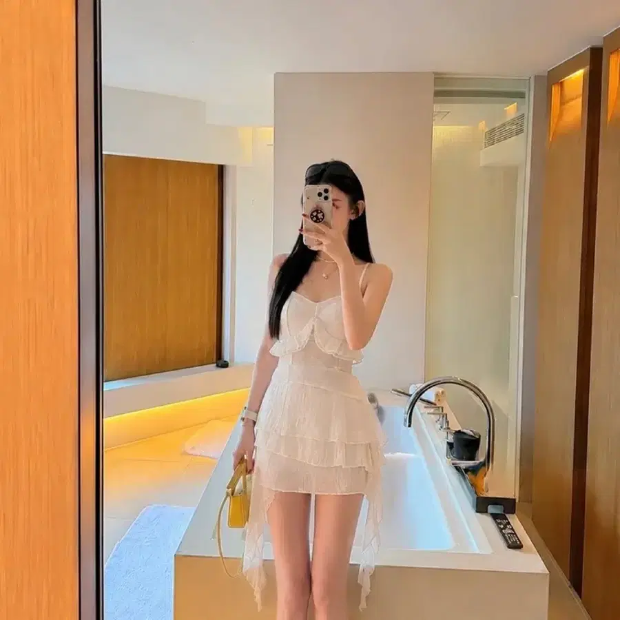 에이블리 프릴 언발 스모크 밴딩 레이스 원피스 나시 민소매 여리 바다 휴양지 여행 바캉스 신혼여행 미니원피스