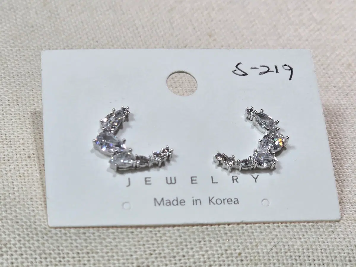925은침 큐빅 초승달 귀걸이 S-219