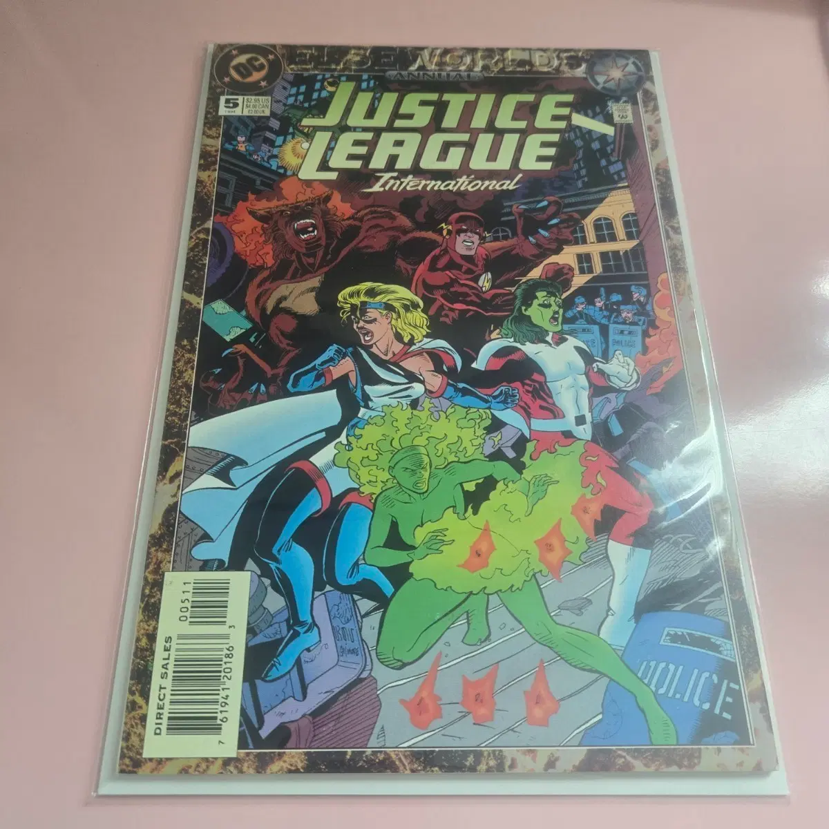 J / Justice League International #5