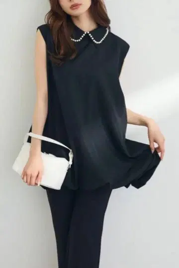 펄 옷깃 벌룬 튜닉 블랙 frene 플라네 같은 형태