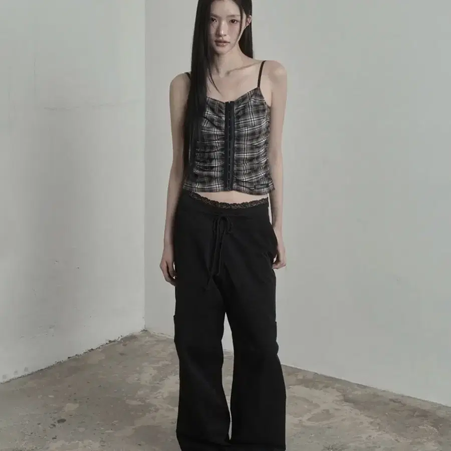 이네기 Habibi Check Blouse (black)