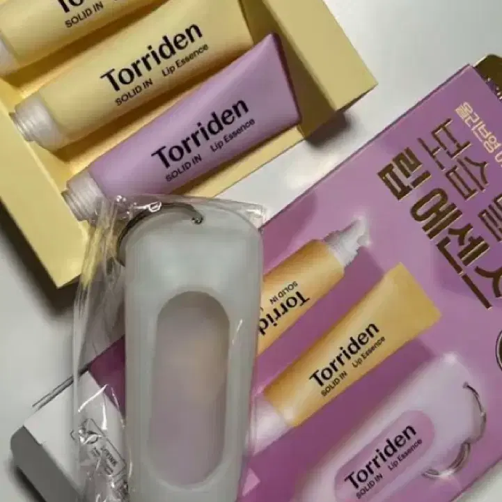 토리든 립밤케이스 팔아주실분 구합니다ㅠㅜ