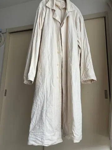 롱 기장 스프링 코트 아이보리