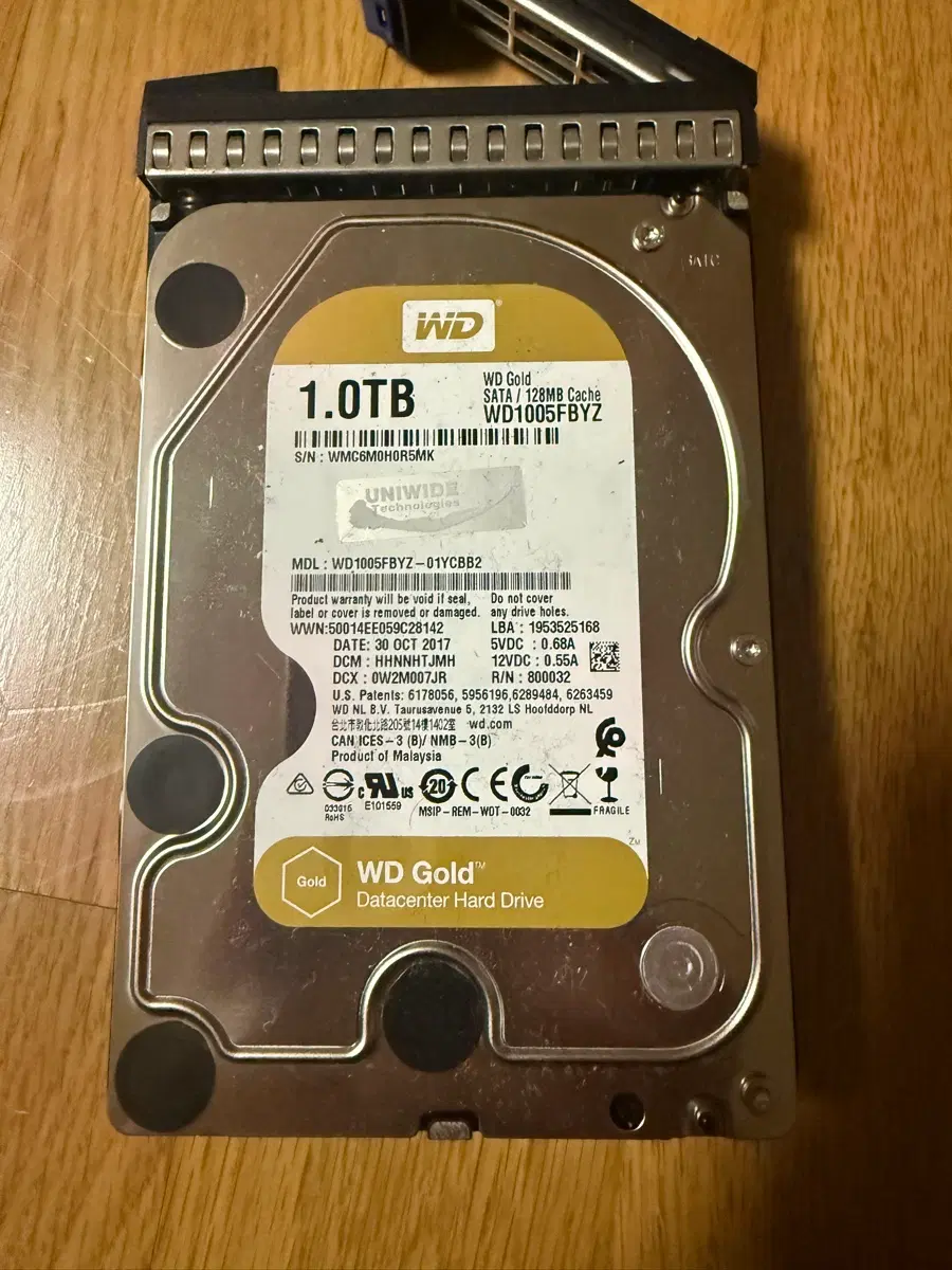 엔터프라이즈용 고수명 WD Gold 1TB (WD1005FBYZ) 판매합니다 4개