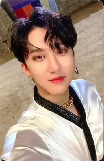 Stray kids NOEASY 창빈 트레이딩 카드 D