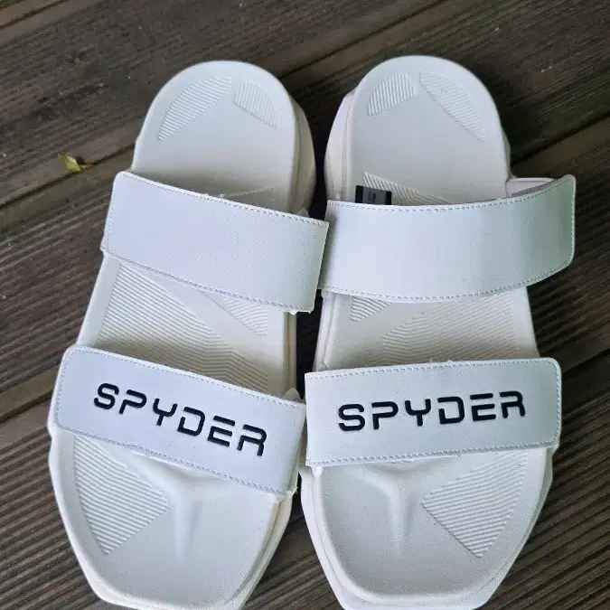 스파이더 샌들 화이트