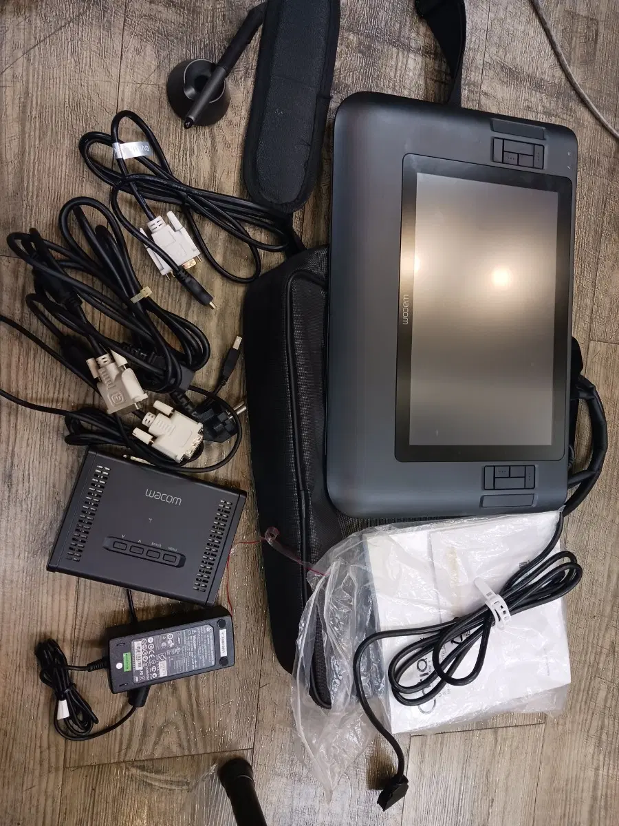 와콤신티크 dtz-1200w