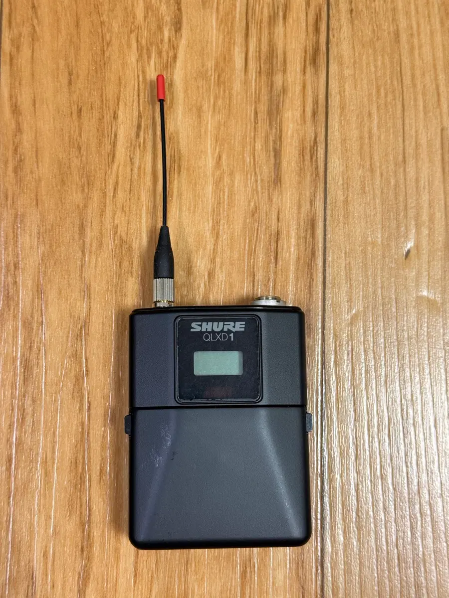 슈어 Shure QLXD1 벨트팩 송신기 판매합니다.