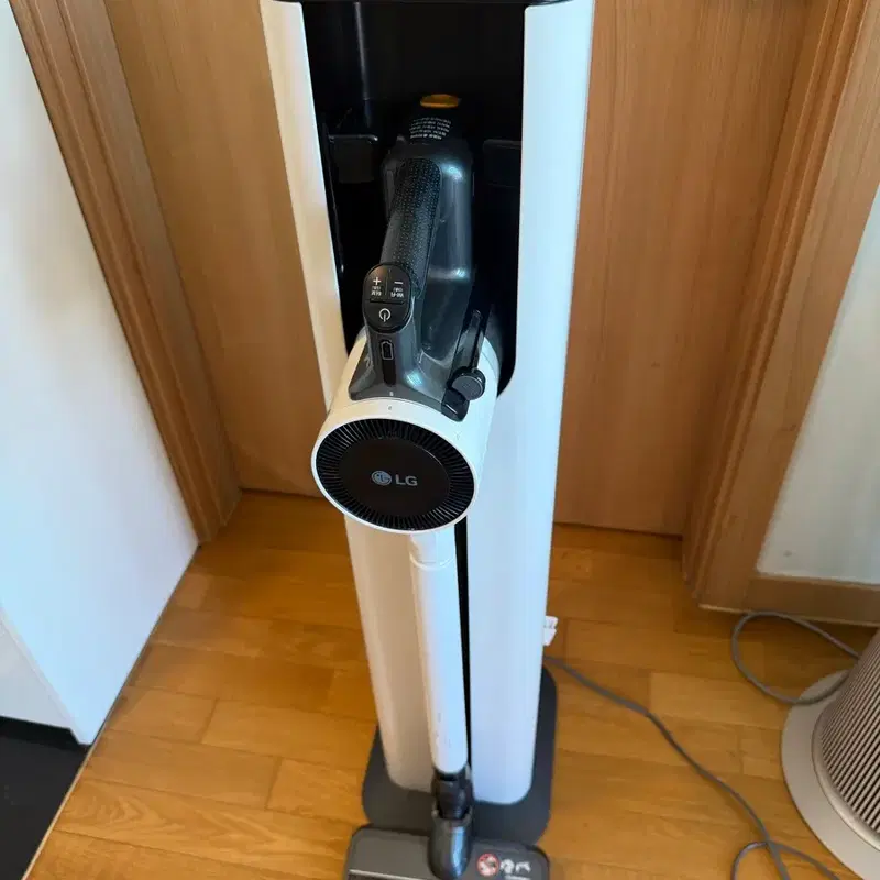 직거래 할인)LG 코드제로 A9s 배터리 새 것 올인원타워 오브제컬렉션