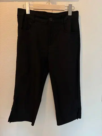 [ 새상품급 ] 카프리 팬츠 블랙 블랙 스트레치 크롭 팬츠 슬릿