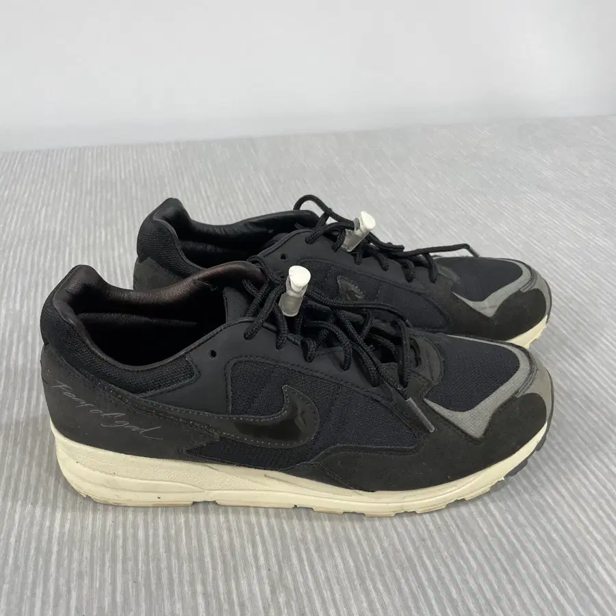 1051) 나이키 x 피어 오브 갓 스카이론2 블랙 260mm