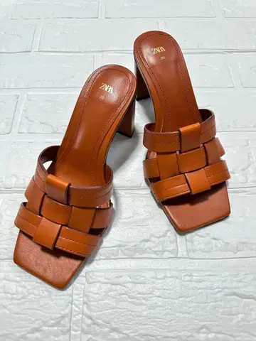ZARA 꼬임 디자인 샌들 브라운 35