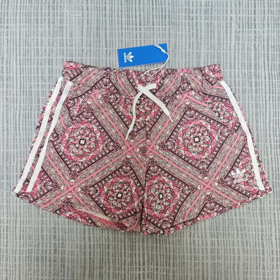 아디다스 오리지널스 그래픽 쇼츠 160
