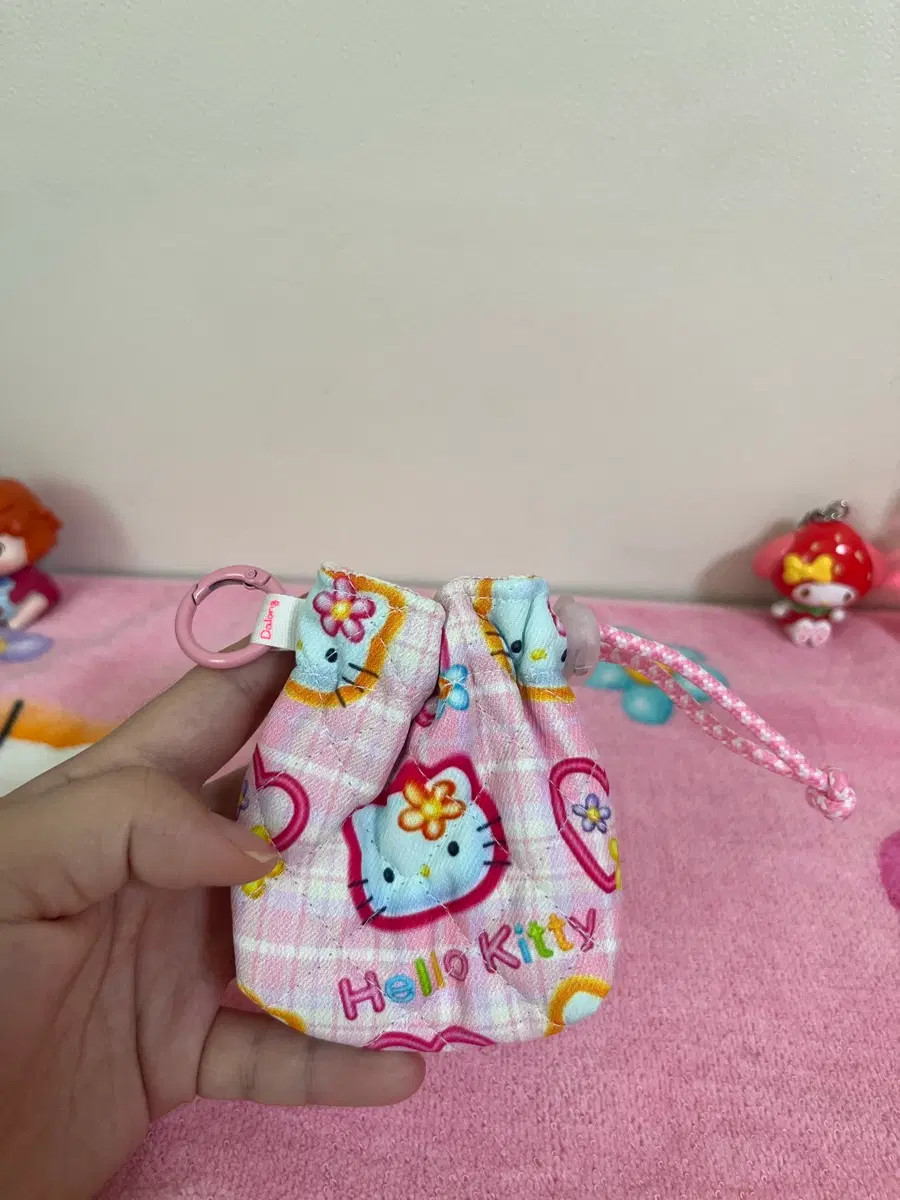 헬로키티 에어팟 파우치