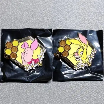 푸 & 프렌즈 시크릿 핀 배지 허니콤 다이컷 토끼 피글렛