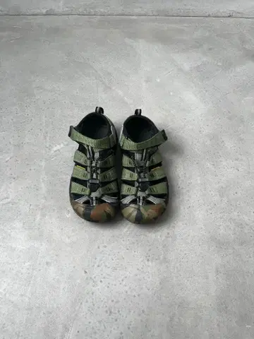 킨 NEWPORT H2 키즈 21cm KEEN 샌들 카키 카모플라쥬