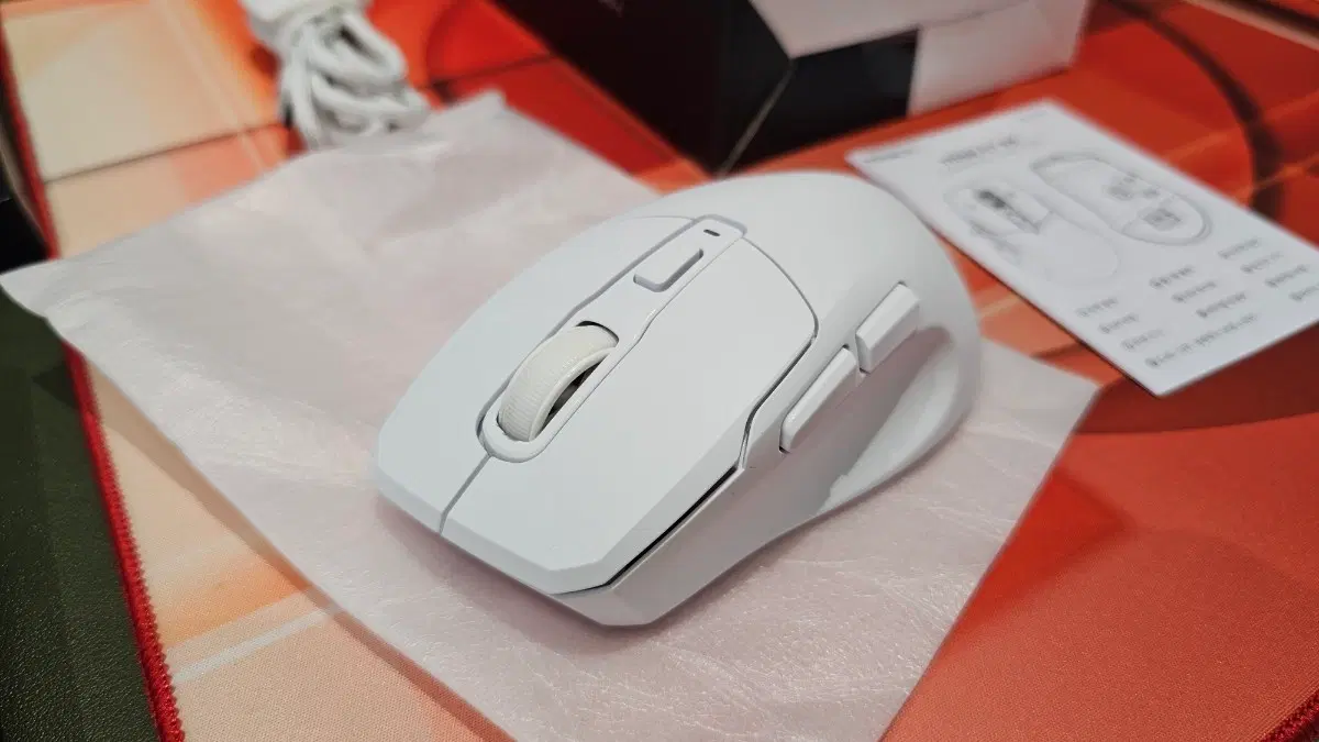 제닉스 타이탄 gt 8k 화이트