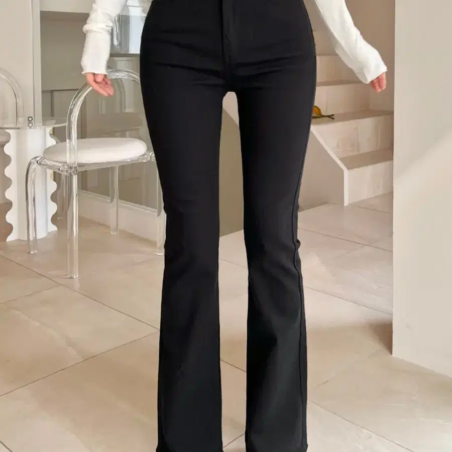 골반볼륨업 블랙 슬림 세미 부츠컷_골반뽕 청바지 블랙 XS