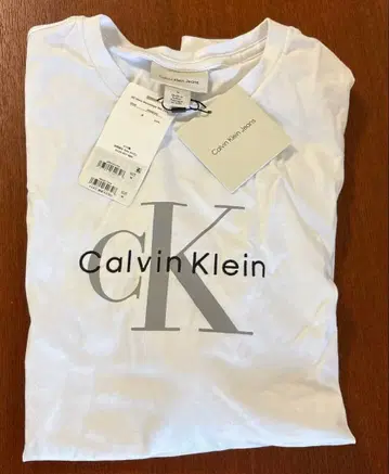 새상품 미사용 택 포함 Calvin Klein Jeans 티셔츠 M