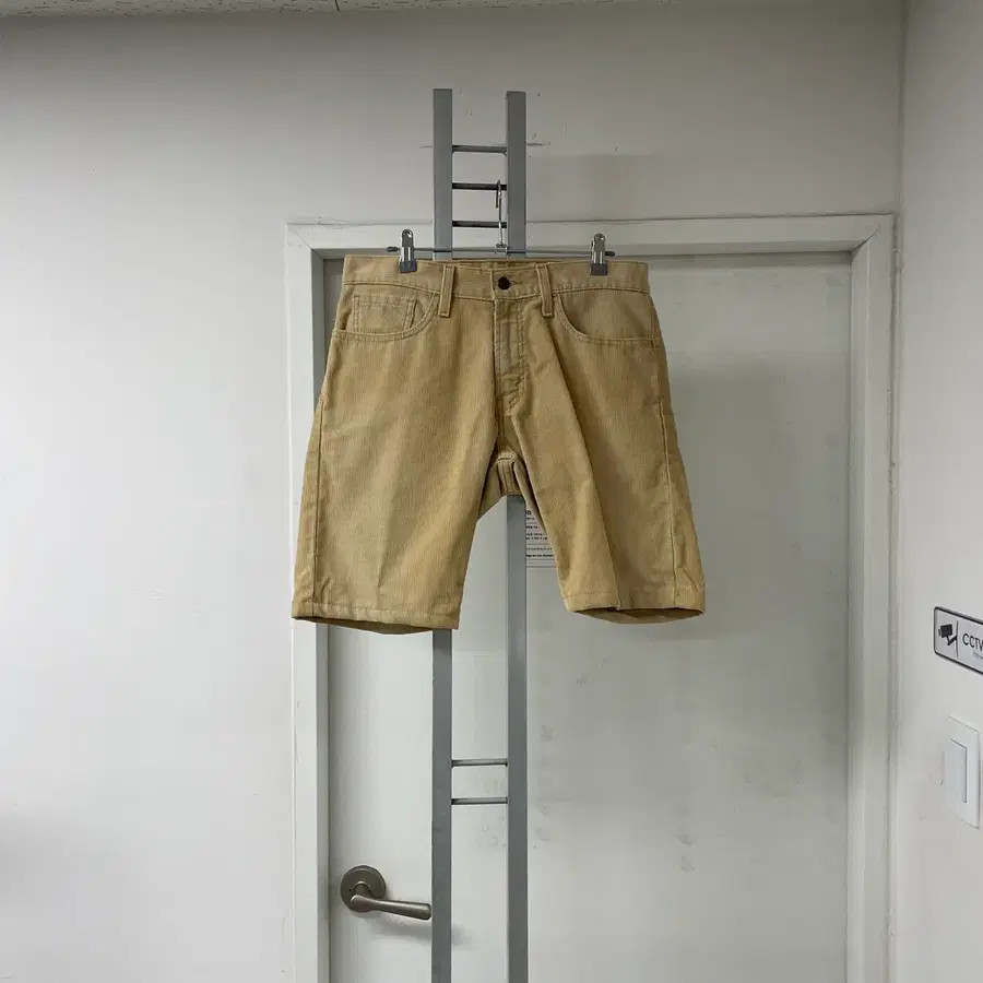 리바이스 코듀로이 반바지 W32