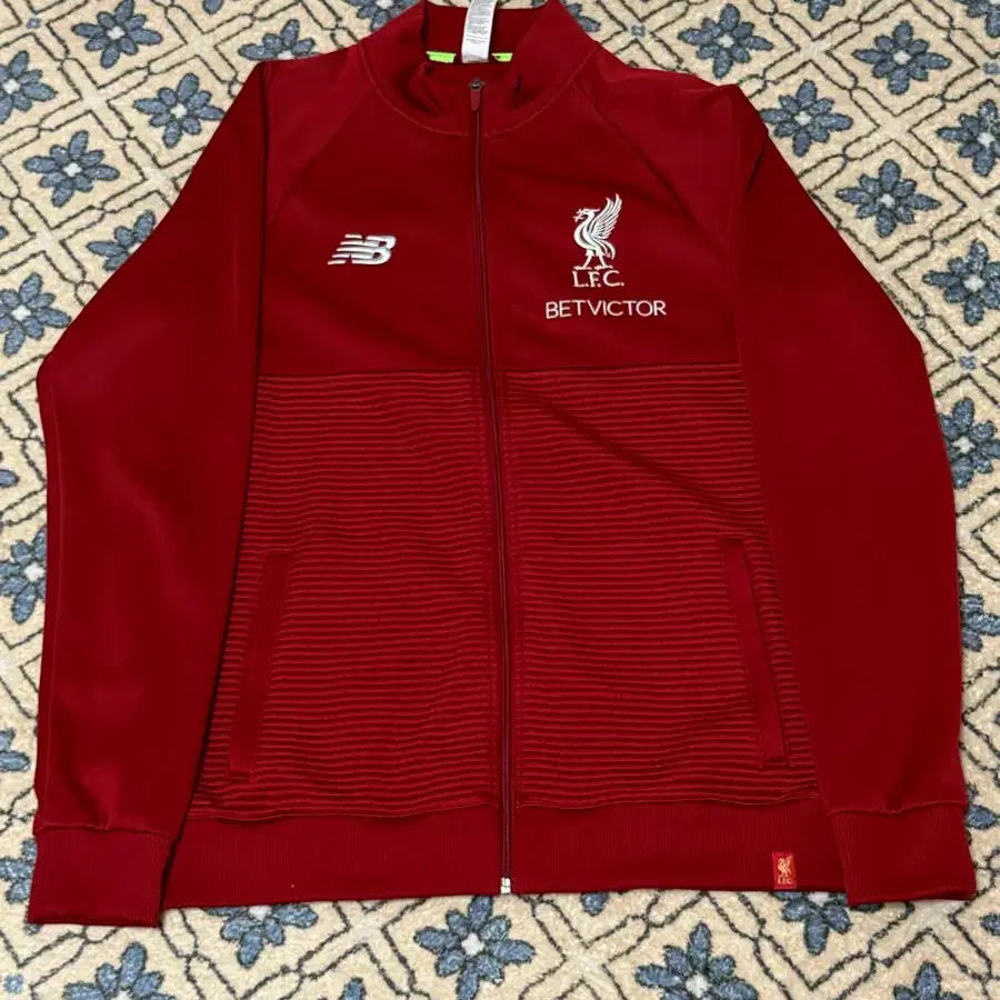 뉴발란스 리버풀 FC 집업 자켓